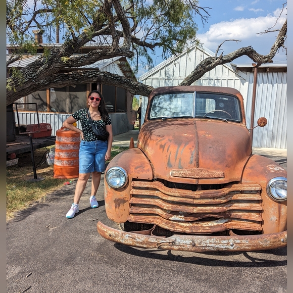 Meet your Posher, Ashley - Picture 1 of 1